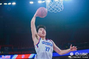 拼出來的兩雙！杜伯超11中8砍16分15籃板 其中11個(gè)前場板