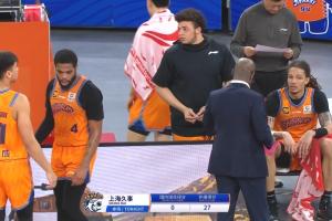 ??二打五？上海首節(jié)僅霍金斯&威爾遜兩外援得27分 其他合計8中0