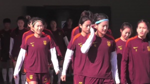 1月12日，中國國家女子足球隊(duì)繼續(xù)在廣東肇慶新區(qū)體育中心訓(xùn)練