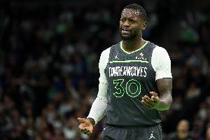 末節(jié)有關(guān)鍵失誤！蘭德爾13中7拿到18分8板8助 出現(xiàn)4失誤