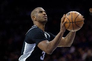 老炮太穩(wěn)????保羅本賽季53罰52中 略高于卡爾德隆罰球歷史紀(jì)錄