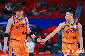 媒體人：上海最多落后17分&決勝時(shí)刻才輸球 贏與輸都是積累