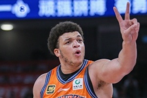 上海的咸魚翻身依賴布萊德索與洛夫頓的強(qiáng)勢發(fā)揮 廣廈一騎絕塵