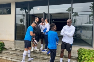 再見(jiàn)仍是朋友！馬萊萊海口遇見(jiàn)特謝拉、路易斯