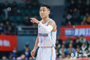 模版隆多??高詩巖13中3拿到19分5板7助2斷 關(guān)鍵五罰全中