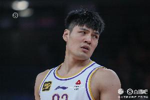 有點(diǎn)可惜！陳國豪補(bǔ)籃超時 半場6中4拿到9分4板