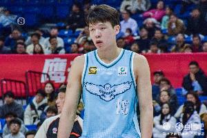 高效表現(xiàn)！楊瀚森11中8拿到20分8籃板 正負(fù)值+19