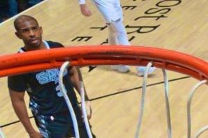 莫蘭特逆天隔扣文班！老保羅看到這一幕內(nèi)心在想些什么??