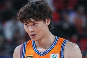 罰球還得練！王哲林8中3得7分5板2助1斷 曾連丟5個(gè)罰球&6罰1中