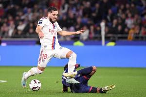 記者：拜仁、多特和藥廠在關(guān)注里昂中場切爾基，解約金2200萬歐