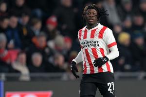 記者：多特在關(guān)注21歲埃因霍溫邊鋒巴卡約科，將在歐冠中重點(diǎn)考察