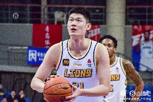 最穩(wěn)定的一環(huán)！胡金秋18中13拿到27分6籃板 正負(fù)值+11并列最高