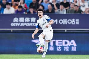 吾米提江：爺爺快八十了天沒亮就出去干活 我的榜樣是買提江