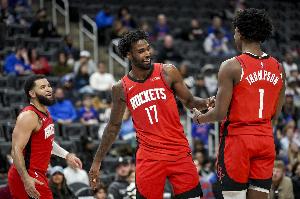 火箭VS騎士述評：肌肉沖擊無限活力 聯(lián)防搏殺為喜劇人加蘭搭臺
