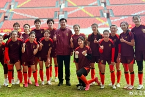 中國女足新年首期集訓(xùn)結(jié)束，竇加星曬合影：祝大家一切順利