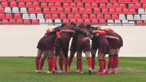 正在廣東肇慶集訓(xùn)的中國女足與廣東佛山U15男足戰(zhàn)成0-0