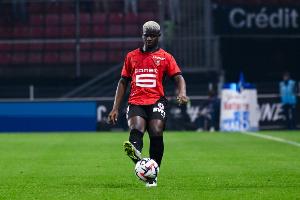 羅馬諾：勒沃庫(kù)森與法耶進(jìn)行了接觸，后者是他們中衛(wèi)三名候選之一