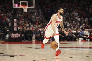 ??打騎士就來勁？范弗里特外線手感熱 三分9中6貢獻(xiàn)20分3板6助