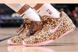 致敬Ja Raffe！莫蘭特對(duì)陣爵士上腳“長(zhǎng)頸鹿”配色2代球鞋