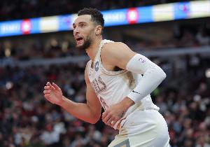 搞快點(diǎn)！名記：公牛與太陽(yáng)談判推動(dòng)巴特勒交易 愿意出拉文收比爾