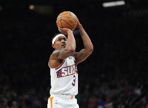 5000萬(wàn)的表現(xiàn)...比爾替補(bǔ)33分鐘 8中3&三分5中1拿9分4助2斷4失誤