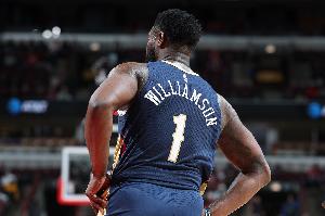 苦苦支撐！錫安半場9中7獨(dú)得17分4板2帽  罰球5中3