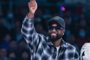 韋德：全明星變味因人們都忙著靠它賺點(diǎn)錢(qián) 到正賽已經(jīng)疲憊不堪了