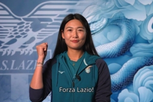 拉齊奧官推曬楊莉娜拜年視頻：祝大家蛇年行大運(yùn)，闔家幸福! ?