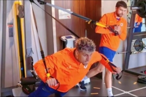 記者：泰山接下來(lái)會(huì)和海牛熱身，預(yù)計(jì)5號(hào)回濟(jì)南