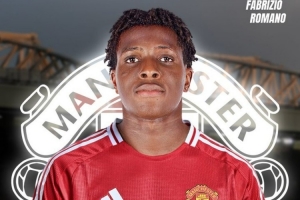 阿莫林首簽！羅馬諾：多古將在本周六前往曼聯(lián)完成轉(zhuǎn)會流程