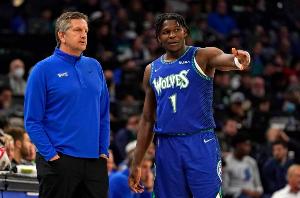 愛德華茲談年輕球員表現(xiàn)：這給了我和教練很大信心 喜歡這種表現(xiàn)