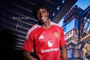 總價(jià)3500萬(wàn)歐！官方：曼聯(lián)簽下萊切邊路多面手多古，簽約至2030年