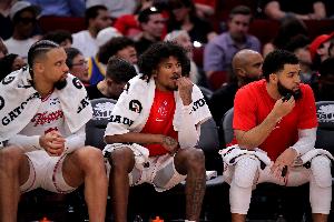 都醒醒！火箭眾將半場集體迷失：狄龍7中2 阿門6中0 杰倫11中4