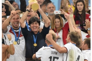 德國隊(duì)祝勒夫65歲生日快樂，帶隊(duì)125勝39平34負(fù)&問鼎14年世界杯