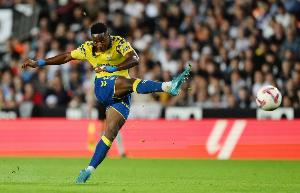 羅馬諾：切爾西計(jì)劃關(guān)窗前補(bǔ)強(qiáng)中場，有意19歲埃蘇戈和阿穆古