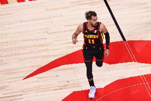 要起飛?。√乩?楊半場15中8得23分6助 正負值+14全隊最高