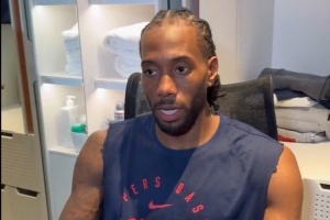 小卡：本-西蒙斯能打小陣容 他能推節(jié)奏&傳球出色&能從1防到5