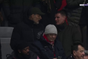 考察球員？英格蘭隊主帥圖赫爾現(xiàn)場觀看勒沃庫森vs拜仁比賽