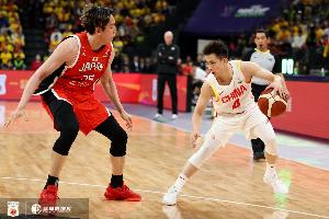 李軼楠：在男籃集訓(xùn)名單公布時(shí) 趙繼偉對身邊的朋友說我還配嗎？