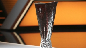 ???歐聯(lián)奪冠賠率：曼聯(lián)最大熱門 熱刺第2、羅馬第7、費(fèi)內(nèi)巴切第8