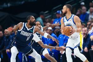 加內(nèi)特：看到庫里和歐文在討論比賽&分享經(jīng)驗 我愛這一切