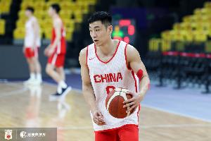 鬼手神掏！高詩巖妙傳&搶斷印象深刻 貢獻3板3助3斷&正負值+15！