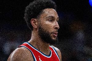 退役前能到多少??西蒙斯生涯總得分突破5000大關(guān)！