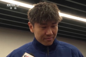 鐵漢柔情！三鎮(zhèn)球員劉奕鳴探望患病小球迷時(shí)哽咽