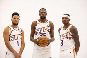 楊毅：太陽實(shí)際成績和既定目標(biāo)相差太遠(yuǎn) 球員明顯看起來沒心氣了