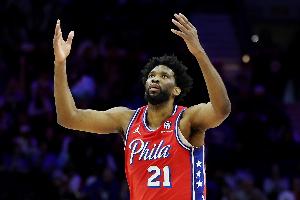 恩比德近兩個賽季一共只出戰(zhàn)58場 本賽季19場&場均23.8分8.2板