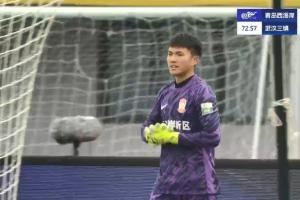 考驗(yàn)李昊！三鎮(zhèn)外援紹爾中場(chǎng)起腳直接吊門高出球門