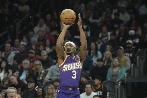 表現(xiàn)一般！比爾15投8中得到18分4板3助 出現(xiàn)4次失誤