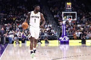 生猛！錫安半場左沖右突12中10高效砍下21分4助 但有3犯規(guī)