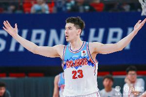 ??失誤大戰(zhàn)！江蘇全場21次失誤對飚新疆23次失誤